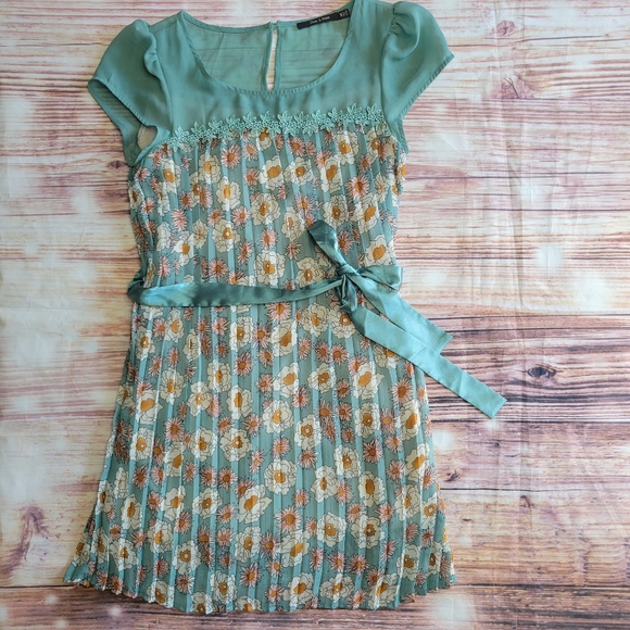 Adorable Doe & Rae Dress! 😍 - Picture 5 of 5